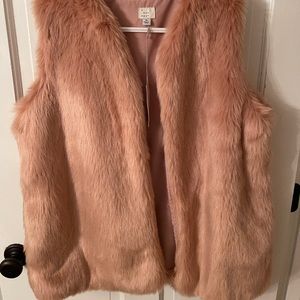 New Fuzzy rose pink vest